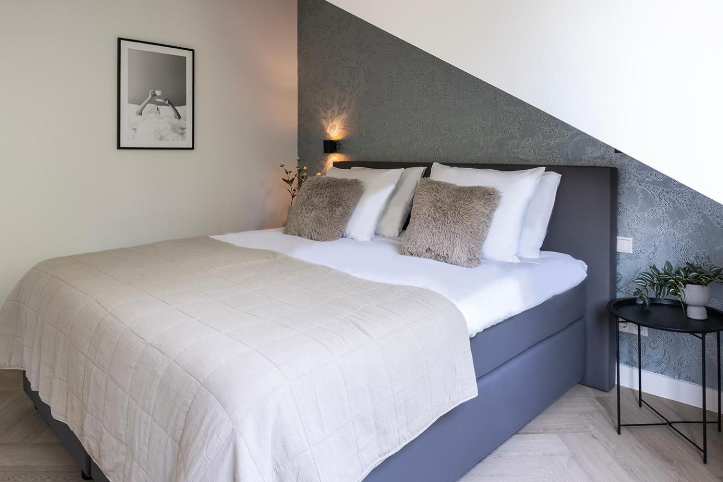 Newly Renovated Xl Center Appartement *